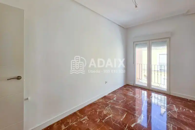 Schlafzimmer von Wohnung zum Verkauf in Úbeda mit Balkon