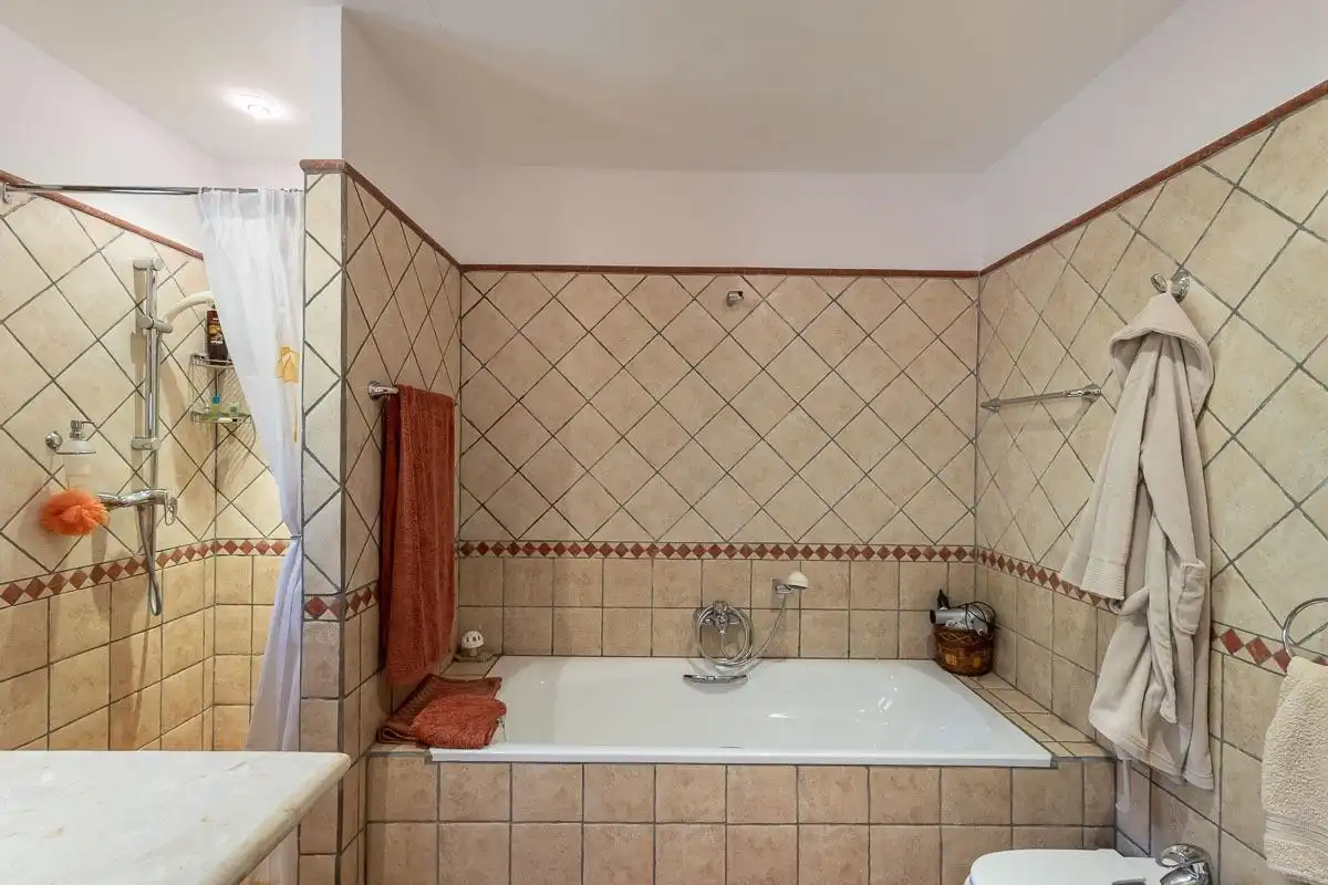 Baño de Finca rústica en venta en Alcalá la Real con Calefacción y Terraza