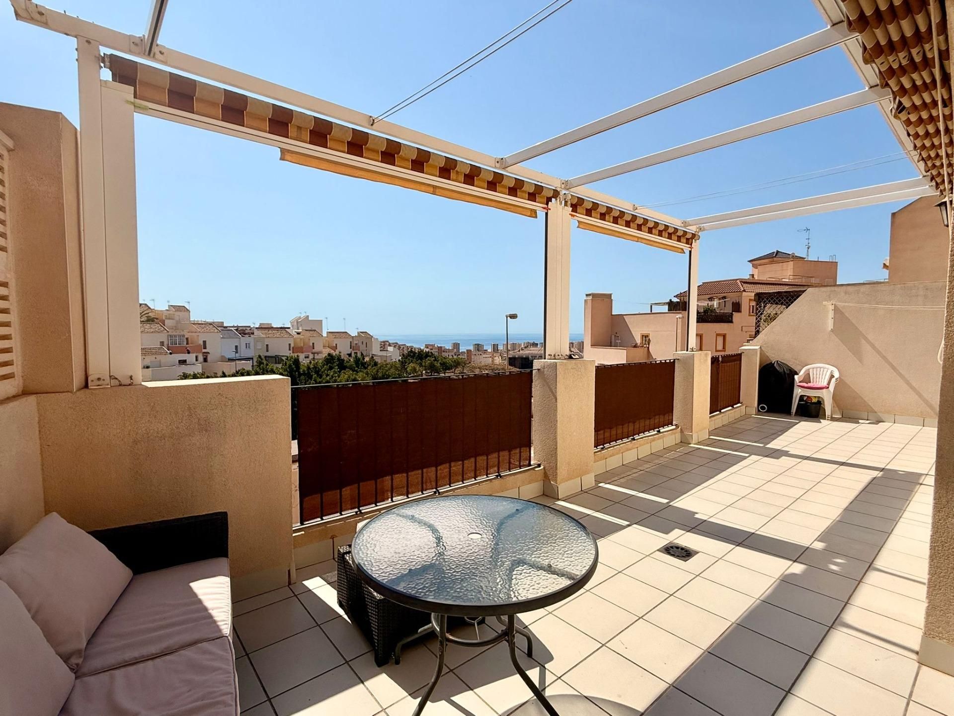 Terrassa de Pis en venda en Roquetas de Mar amb Aire condicionat, Terrassa i Piscina comunitària