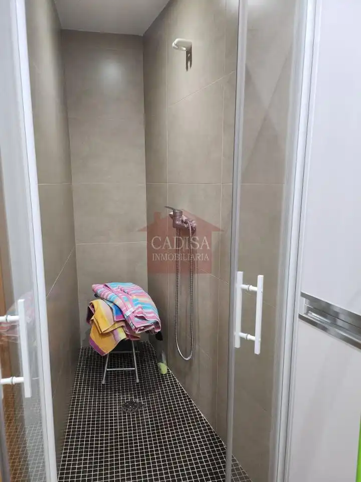 Bathroom of Apartments for rent in Salamanca  with Heating and Furnished