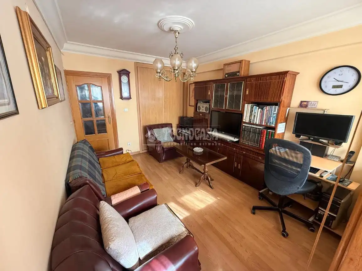Living room of Flat for sale in Zaragoza  with Heating, Parquet flooring and Terrace