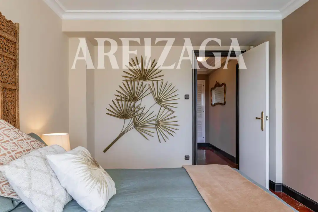 Habitación de Piso en venta en Donostia - San Sebastián  con Aire acondicionado, Calefacción y Jardín privado