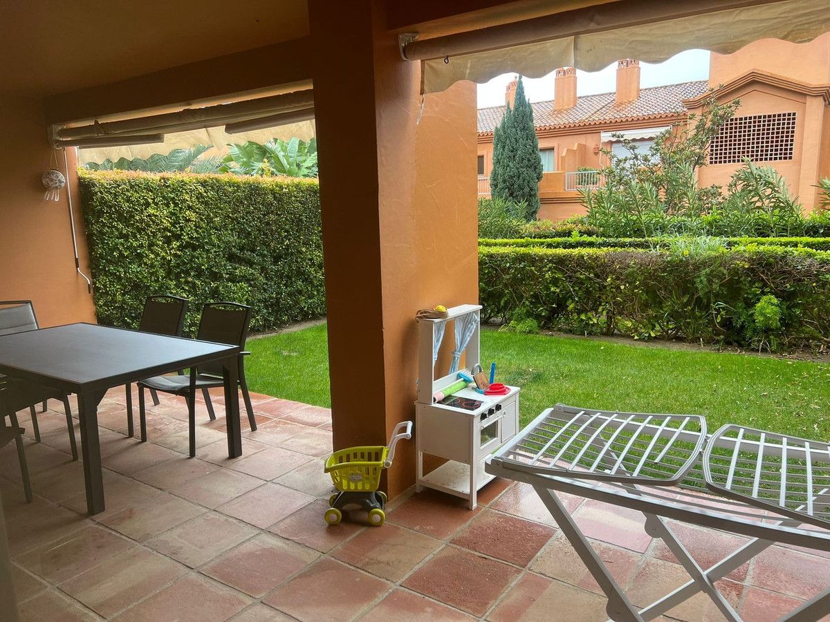 Jardí de Planta baixa de lloguer en Estepona amb Jardí privat i Piscina comunitària