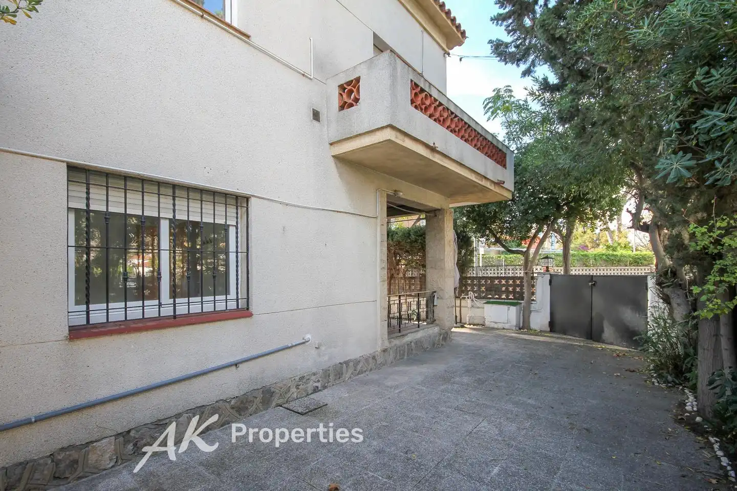 Vista exterior de Casa o chalet en venta en Castelldefels con Calefacción, Jardín privado y Terraza