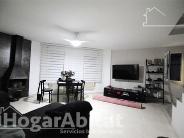 Terraced house with balcony for sale in Calle La Catorzena