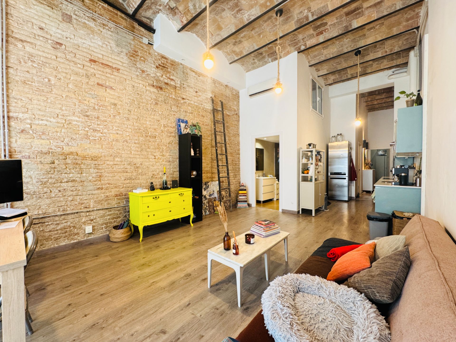 Living room of Planta baja for sale in  Barcelona Capital  with Air Conditioner, Heating and Parquet flooring