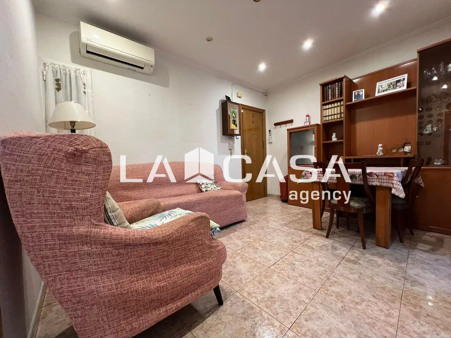 Flat for sale in  Barcelona Capital  with Storage room