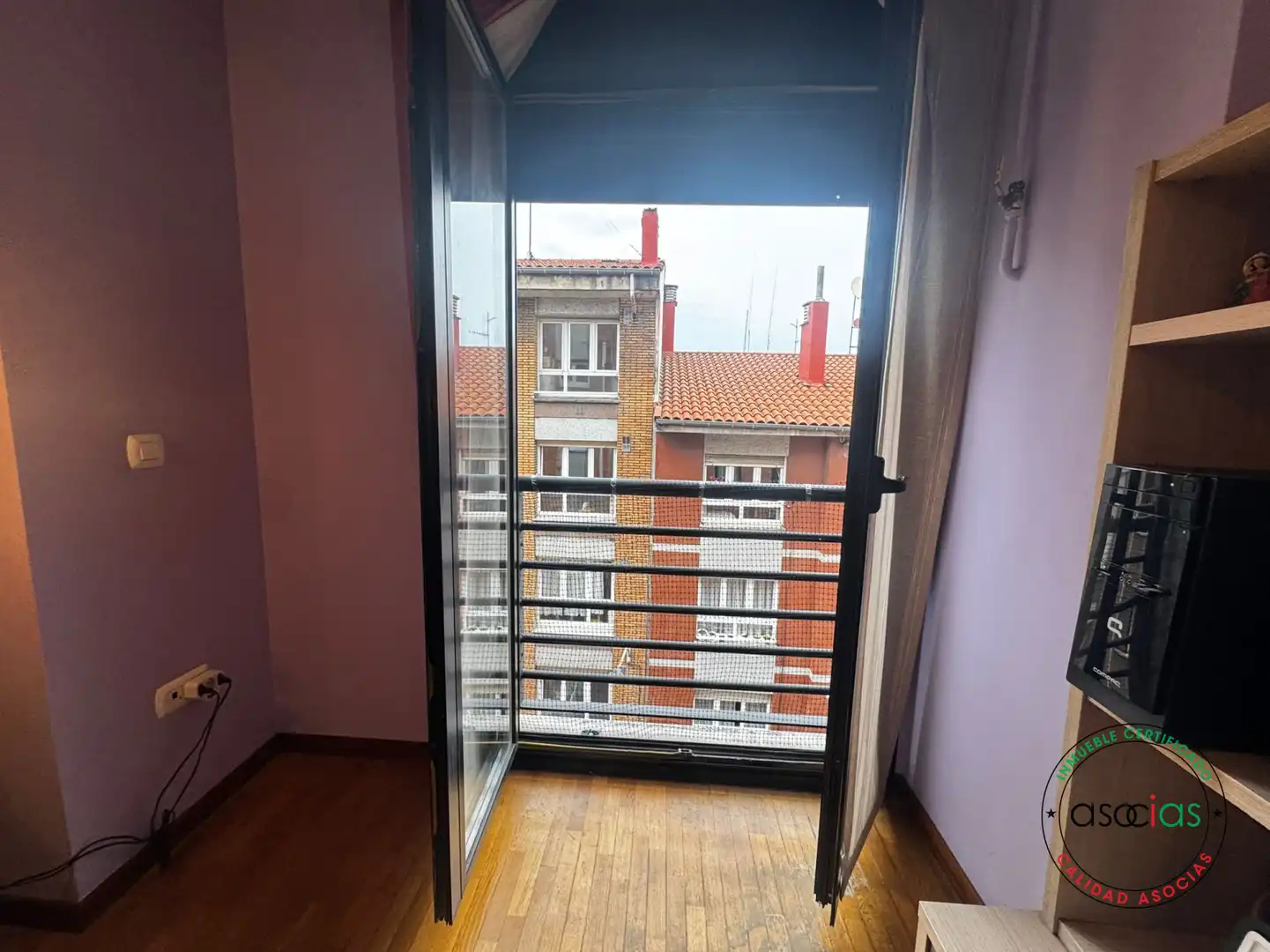 Dormitori de Pis en venda en Gijón  amb Calefacció i Traster