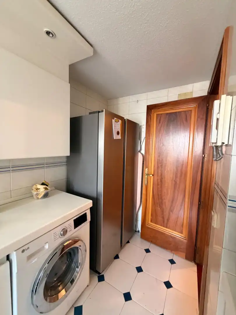 Kitchen of Flat for rent in Madrid  with Private garden, Swimming Pool and Balcony
