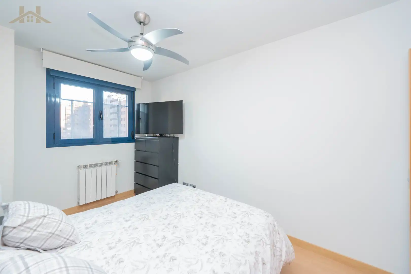 Bedroom of Flat for sale in Móstoles  with Air Conditioner and Community pool
