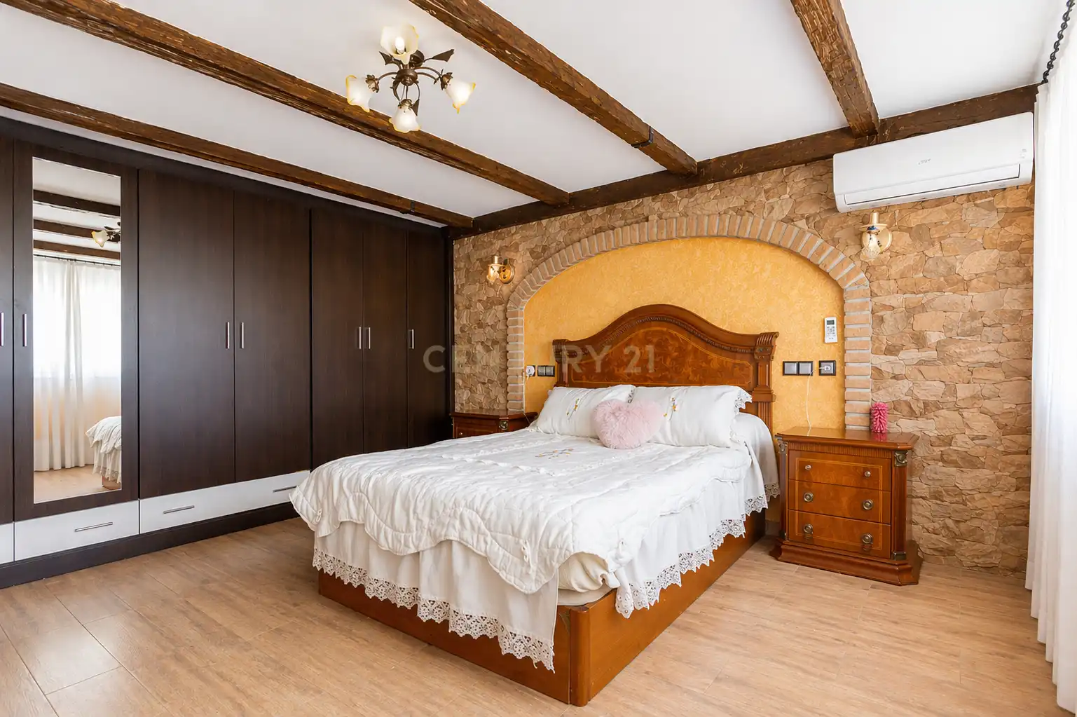 Habitación de Casa adosada en venta en La Nucia con Aire acondicionado, Trastero y Piscina