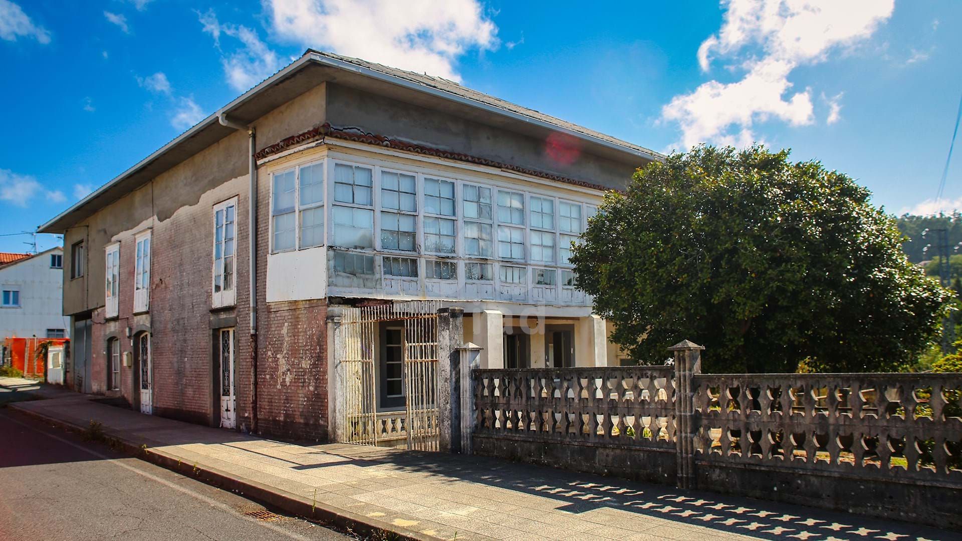Vista exterior de Edifici en venda en San Sadurniño