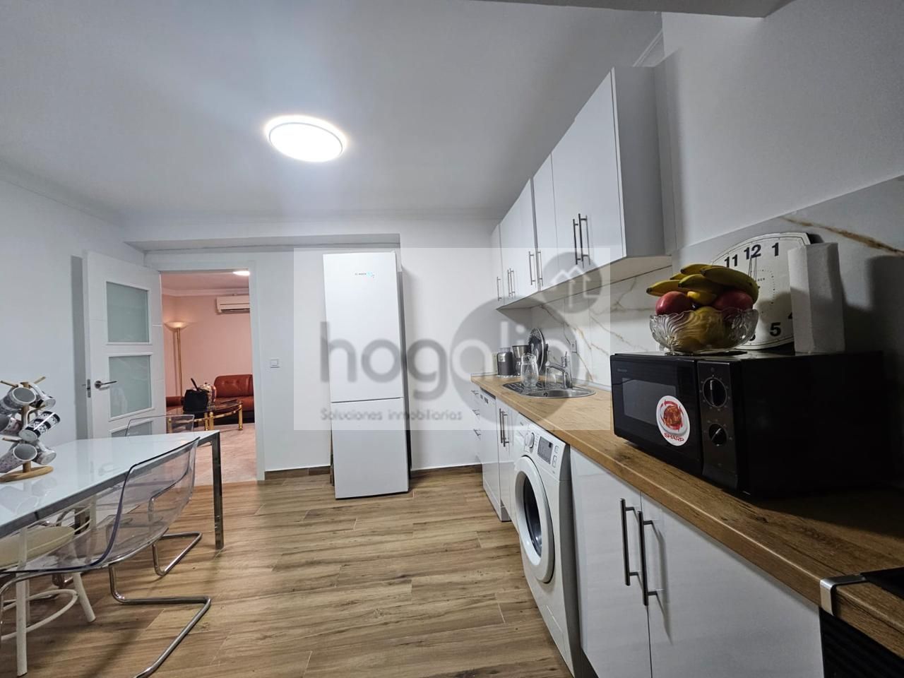 Kitchen of Flat to rent in  Sevilla Capital  with Air Conditioner and Furnished