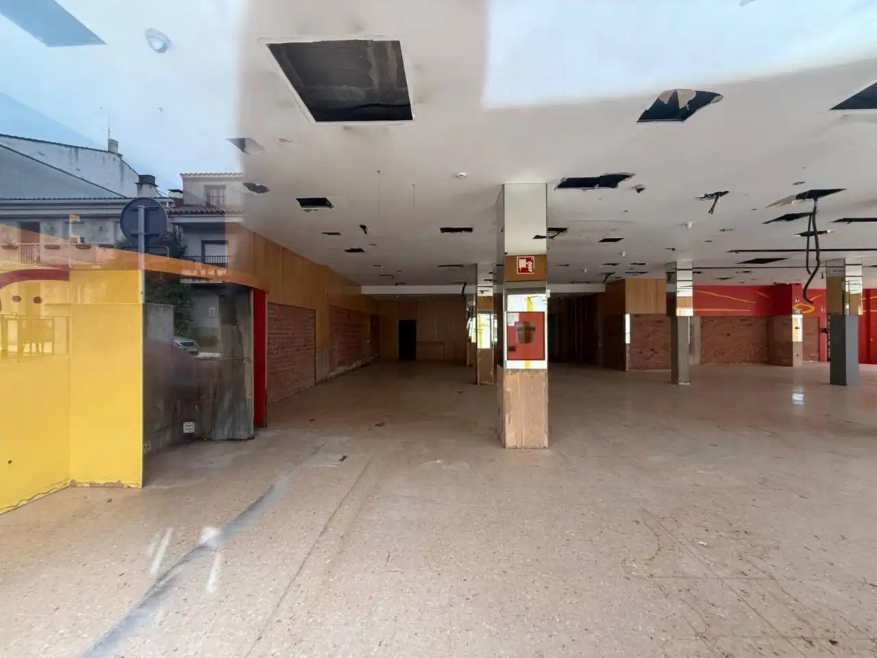 Local comercial en venta en Calle Cadaqués, imagen 3