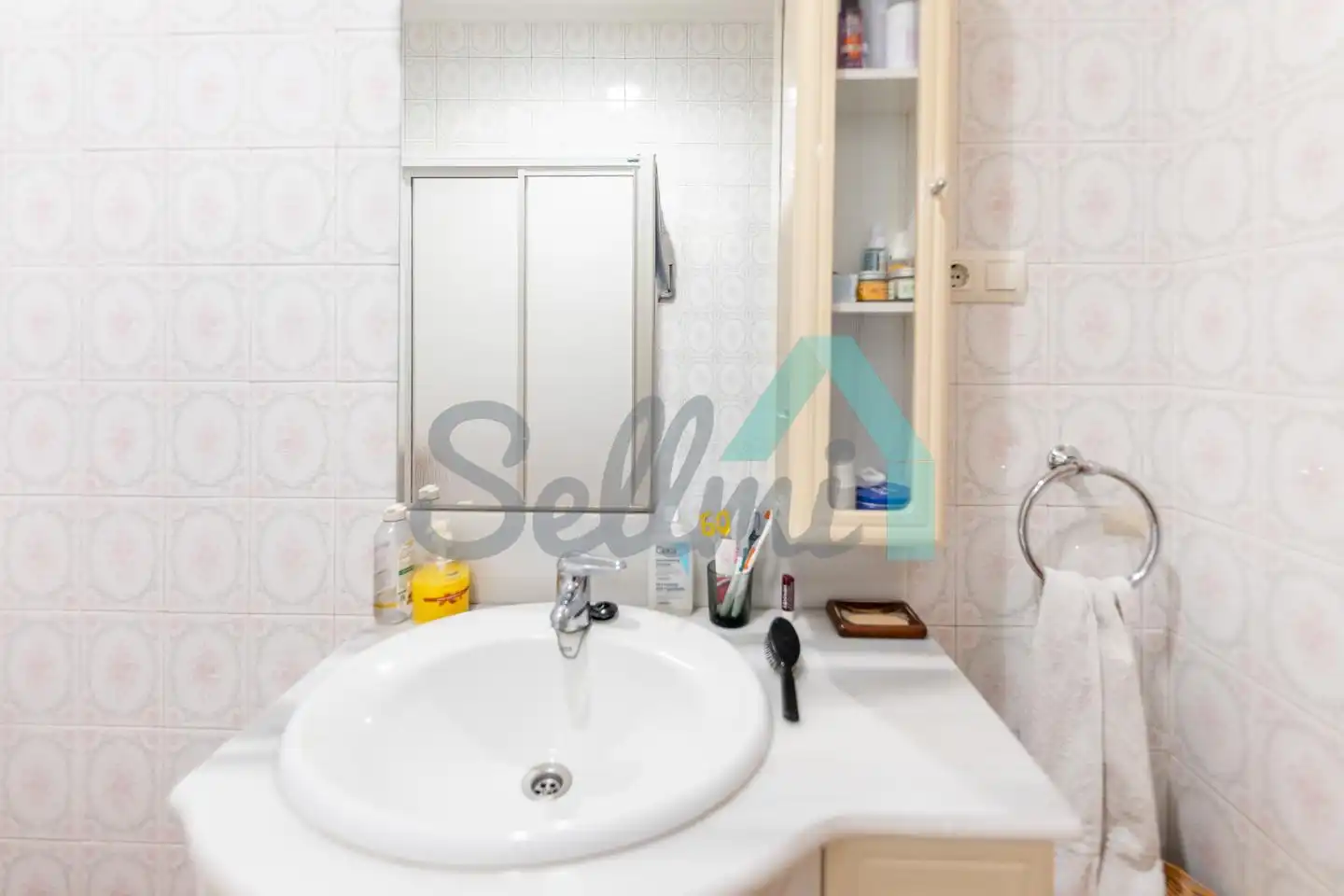 Baño de Piso en venta en Llanes con Calefacción, Parquet y Balcón
