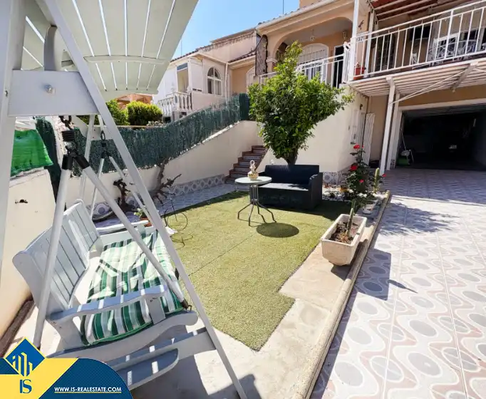 Casa aparellada amb piscina en venda a Los Balcones - Los Altos, imagen 4