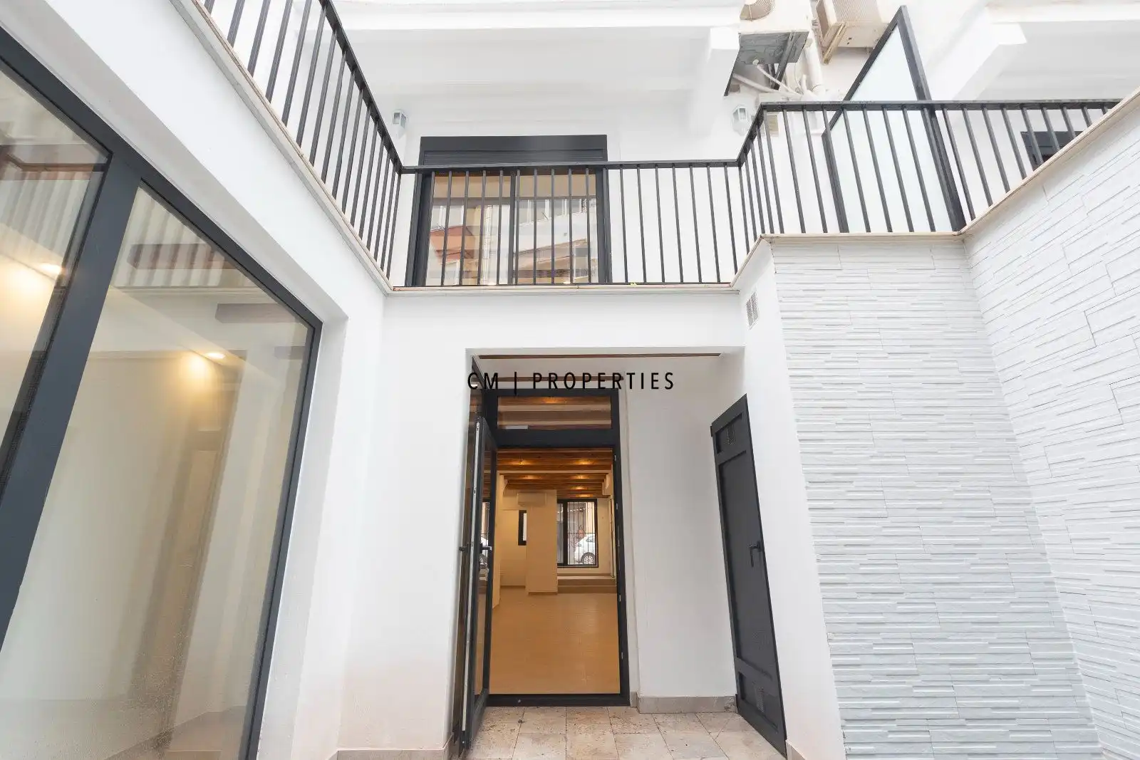Flat for sale in Valencia  with Air Conditioner, Heating and Swimming Pool