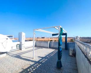 Terrassa de Apartament en venda en Torrevieja amb Terrassa, Piscina i Moblat