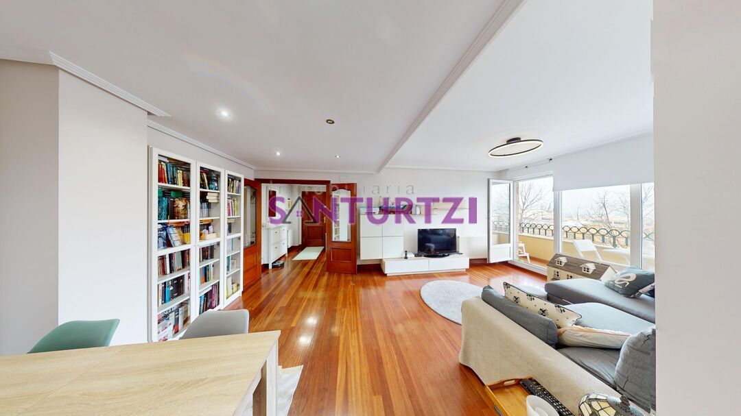 Living room of Flat for sale in Santurtzi   with Heating, Terrace and Storage room
