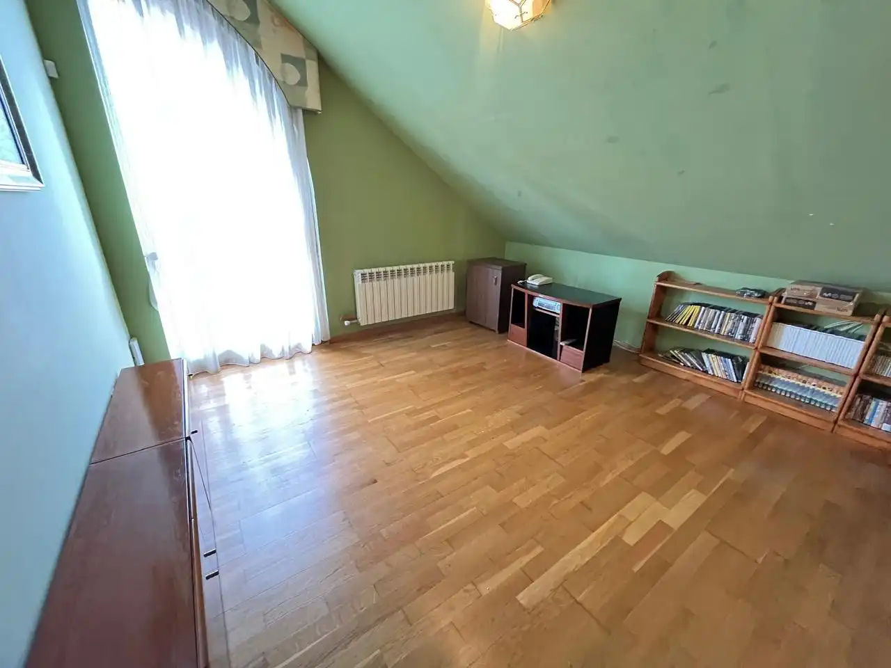 Habitación de Casa adosada en venta en Zaragoza con Aire acondicionado, Calefacción y Jardín privado