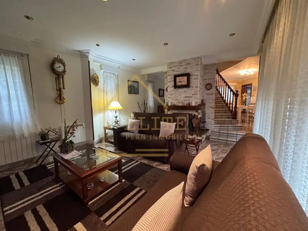 Living room of Houses for sale in Castro-Urdiales  with Air Conditioner, Heating and Storage room