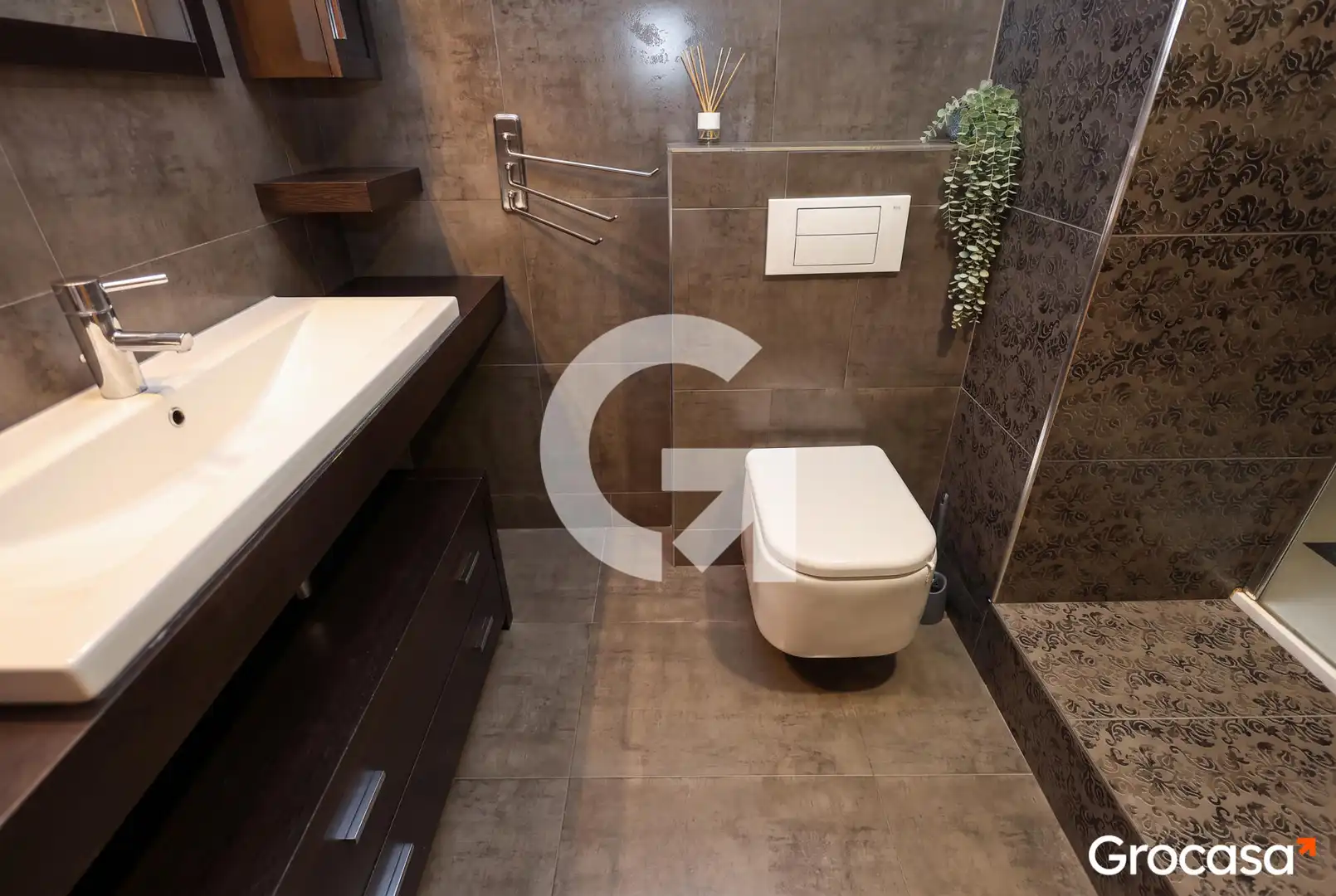 Bathroom of Flat for sale in Barcelona  with Air Conditioner, Oven and Balcony