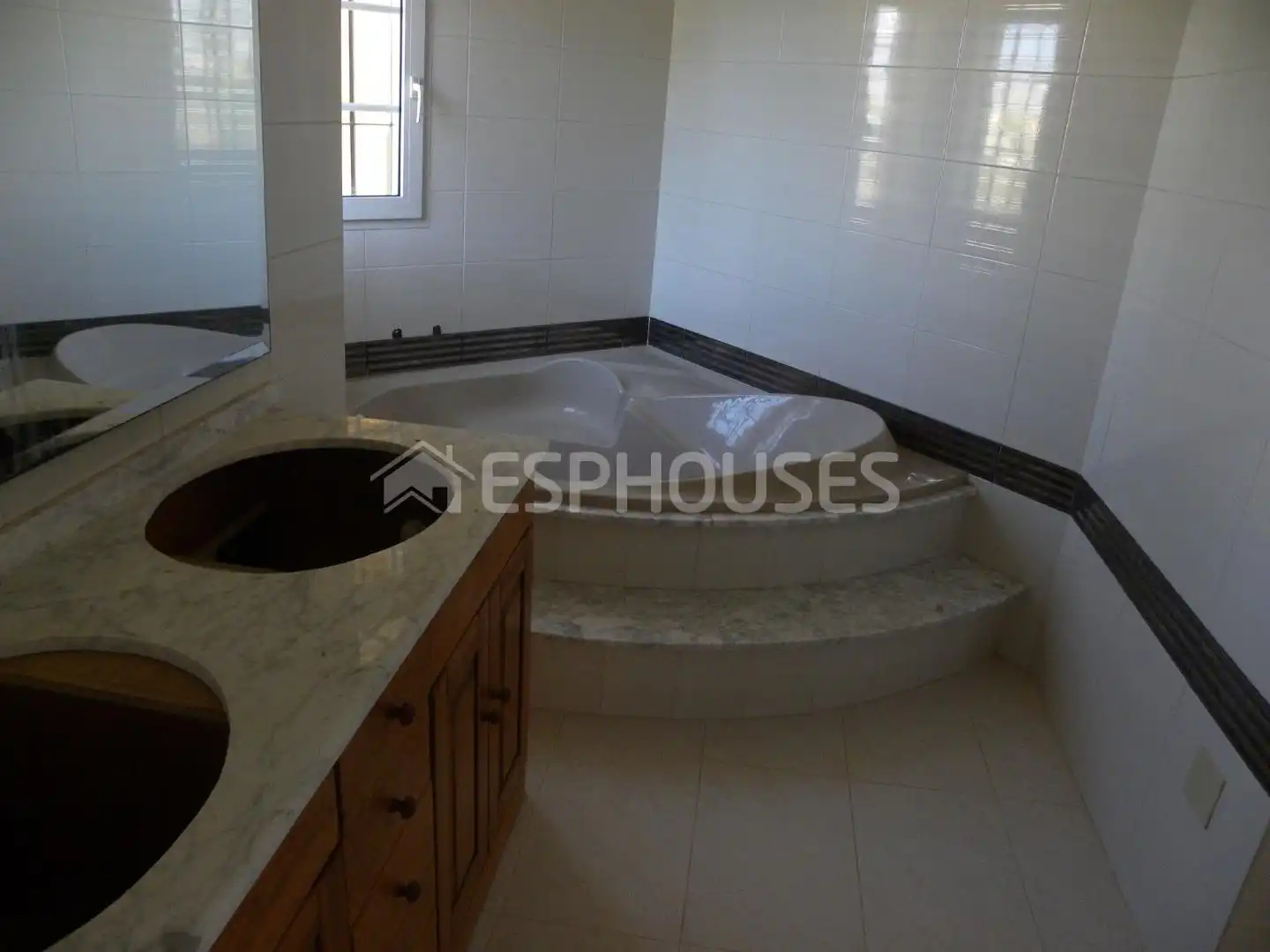 Bathroom of Houses for sale in Orihuela  with Air Conditioner, Terrace and Storage room