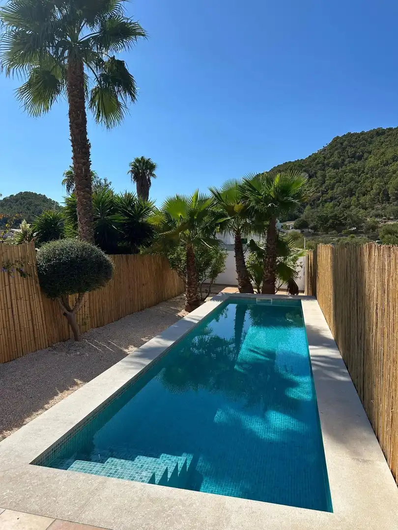 Piscina de Casa adosada de alquiler en Andratx con Aire acondicionado, Jardín privado y Terraza