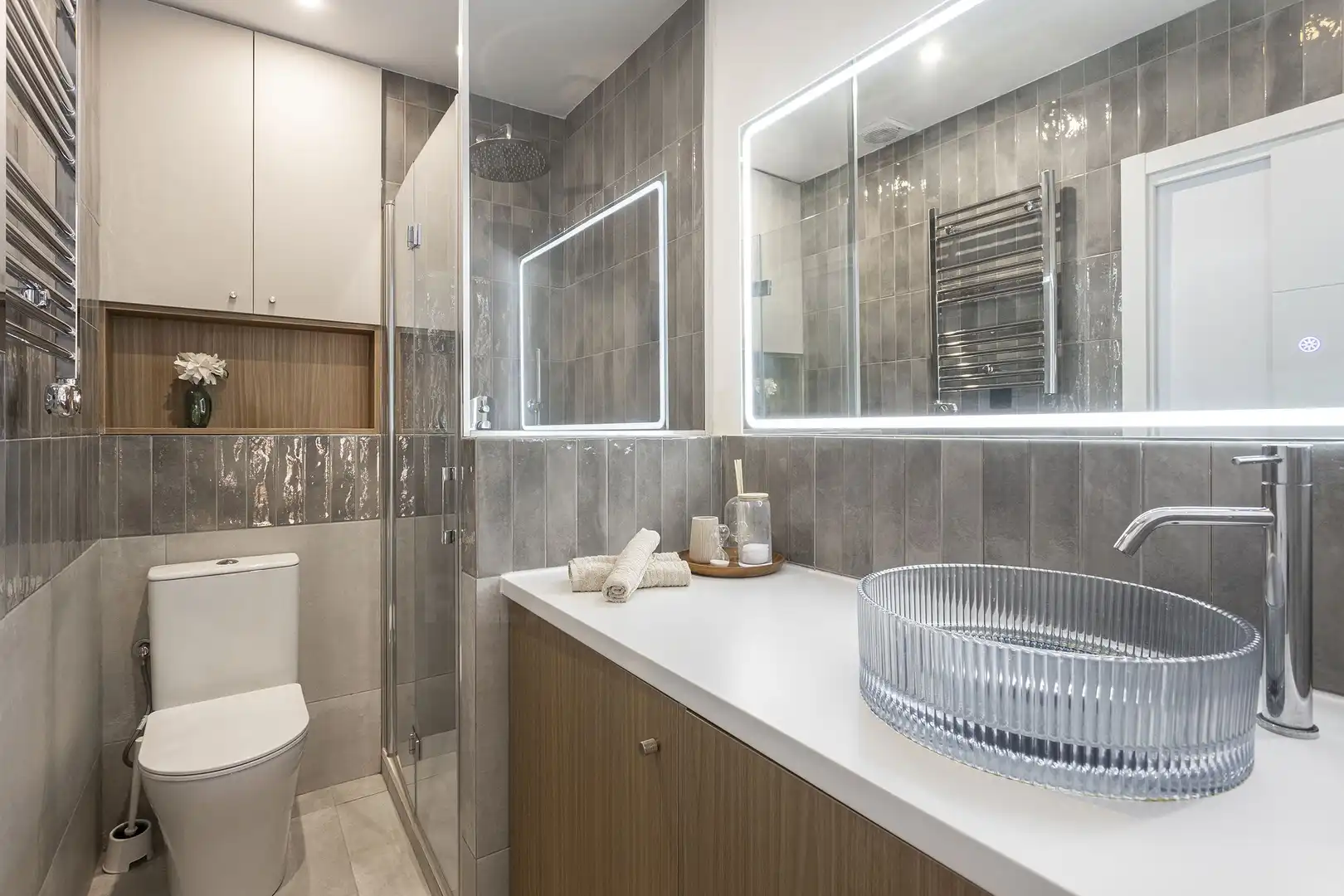 Badezimmer von Einfamilien-Reihenhaus zum Verkauf in Badalona mit Klimaanlage, Heizung und Terrasse