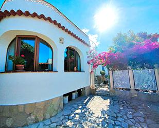 Vista exterior de Casa o xalet en venda en Jávea / Xàbia amb Terrassa i Piscina