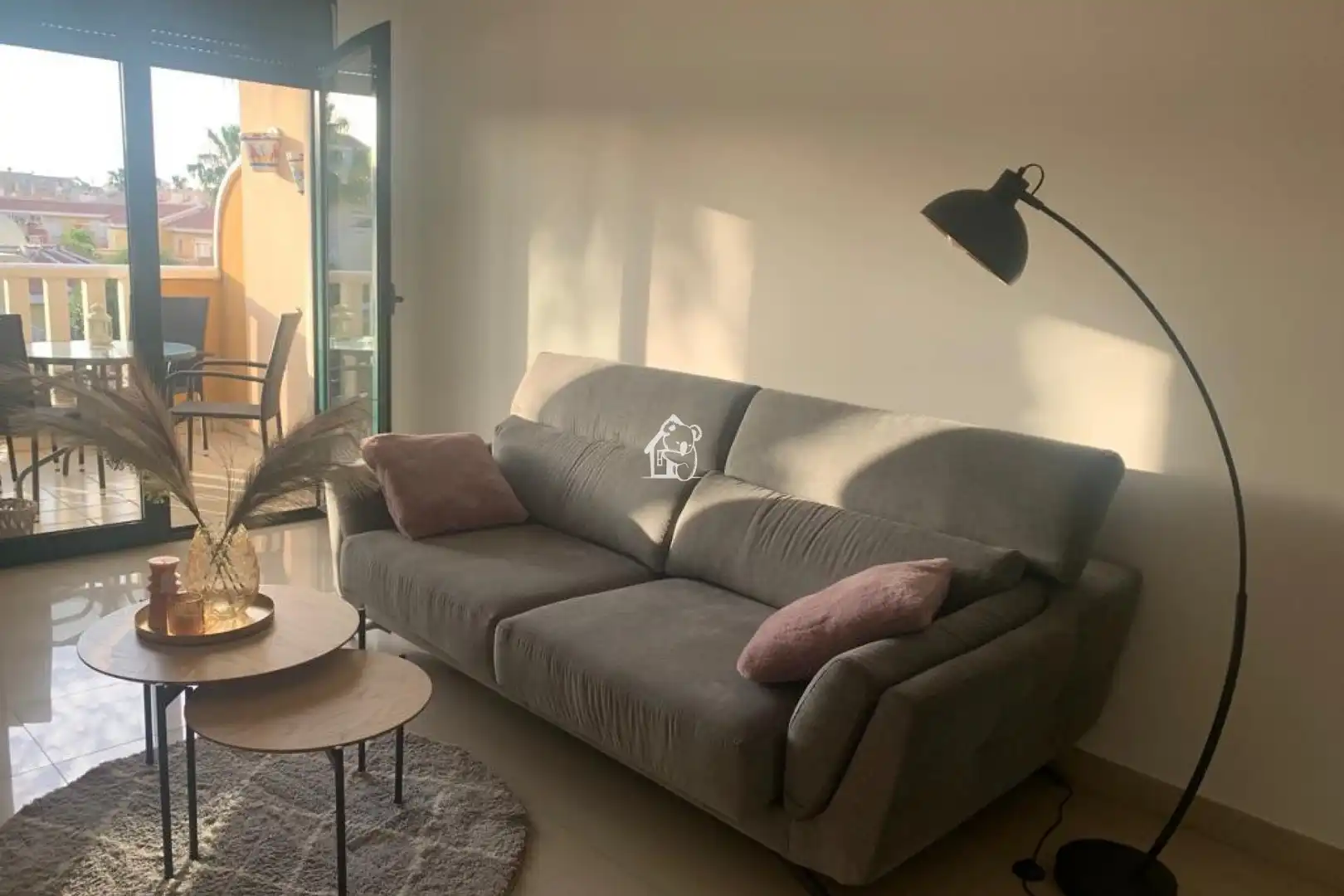Sala de estar de Apartamento de alquiler en Rojales con Aire acondicionado, Jardín privado y Terraza