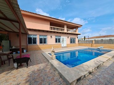 Villa mit Pool zum Verkauf in L'Albir