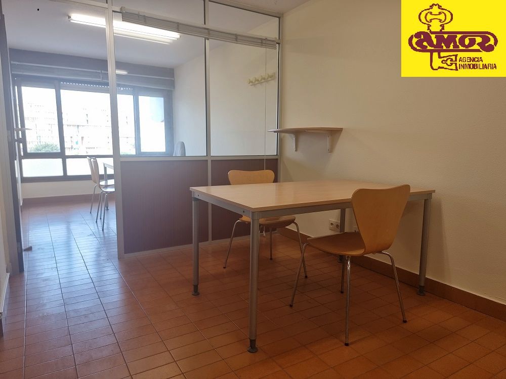 Oficina en venda en Santiago de Compostela  amb Aire condicionat i Moblat