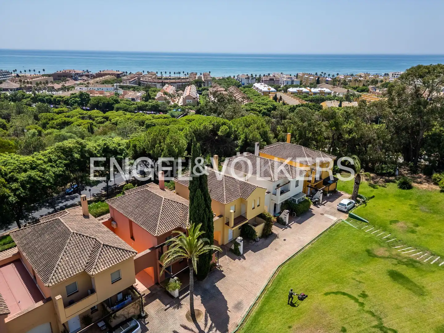 Vista exterior de Casa o chalet en venta en Islantilla con Calefacción, Jardín privado y Terraza