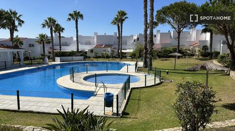 Photo 2 of Apartment to share in Novo Sancti Petri, Cádiz