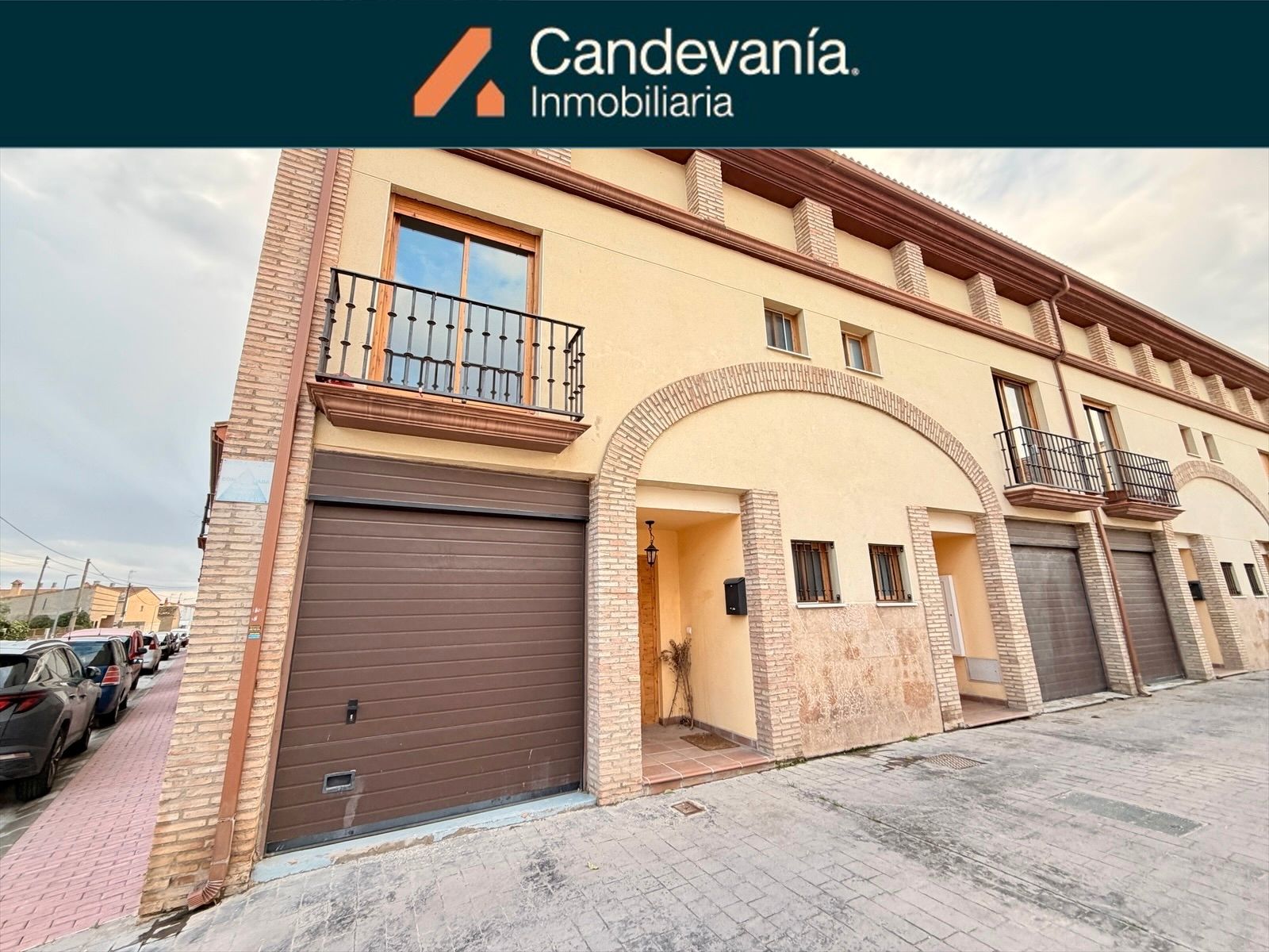 Vista exterior de Casa adosada en venda en Nuez de Ebro