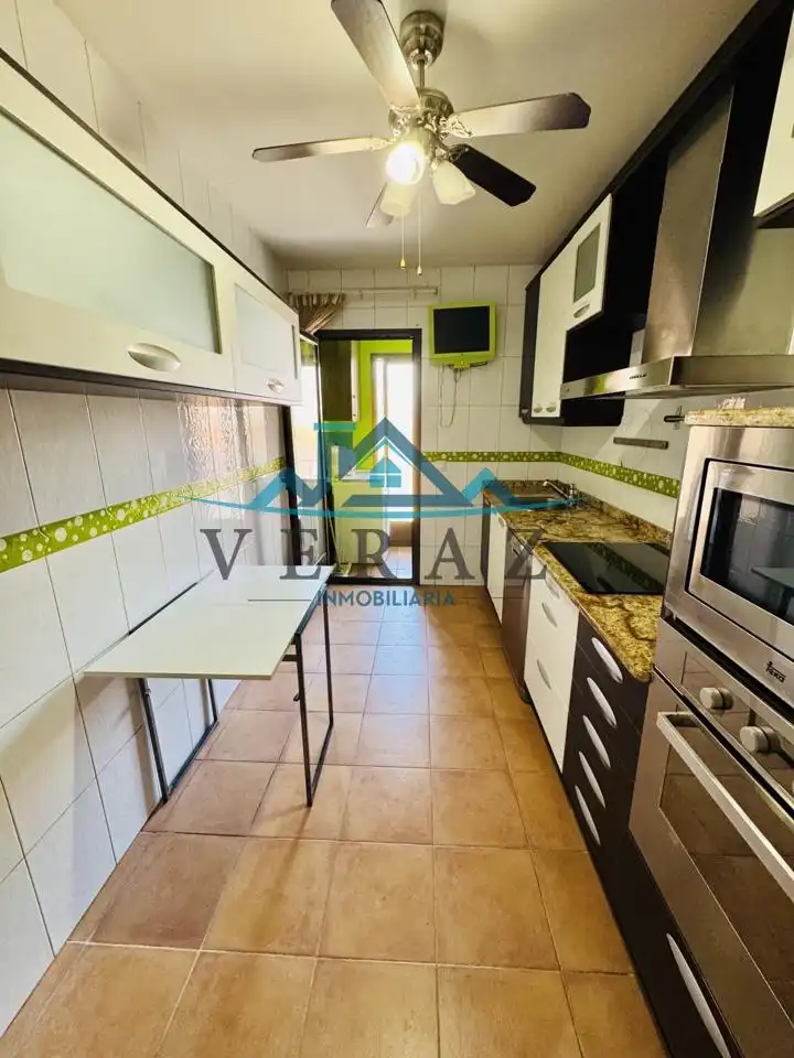 Cocina de Dúplex en venta en Talavera de la Reina con Aire acondicionado, Calefacción y Parquet