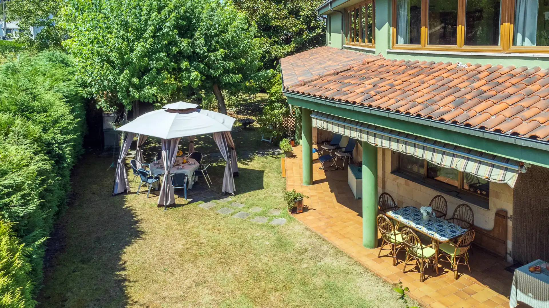 Terraza de Casa o chalet en venta en Oviedo  con Calefacción, Jardín privado y Parquet