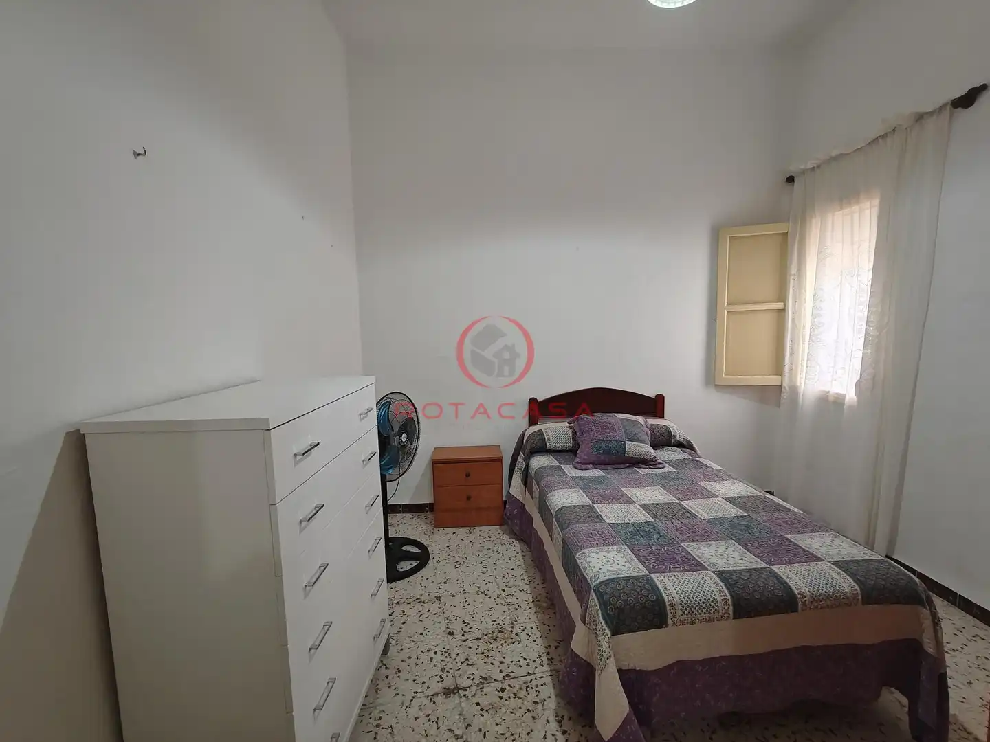 Bedroom of Flat for sale in Rota