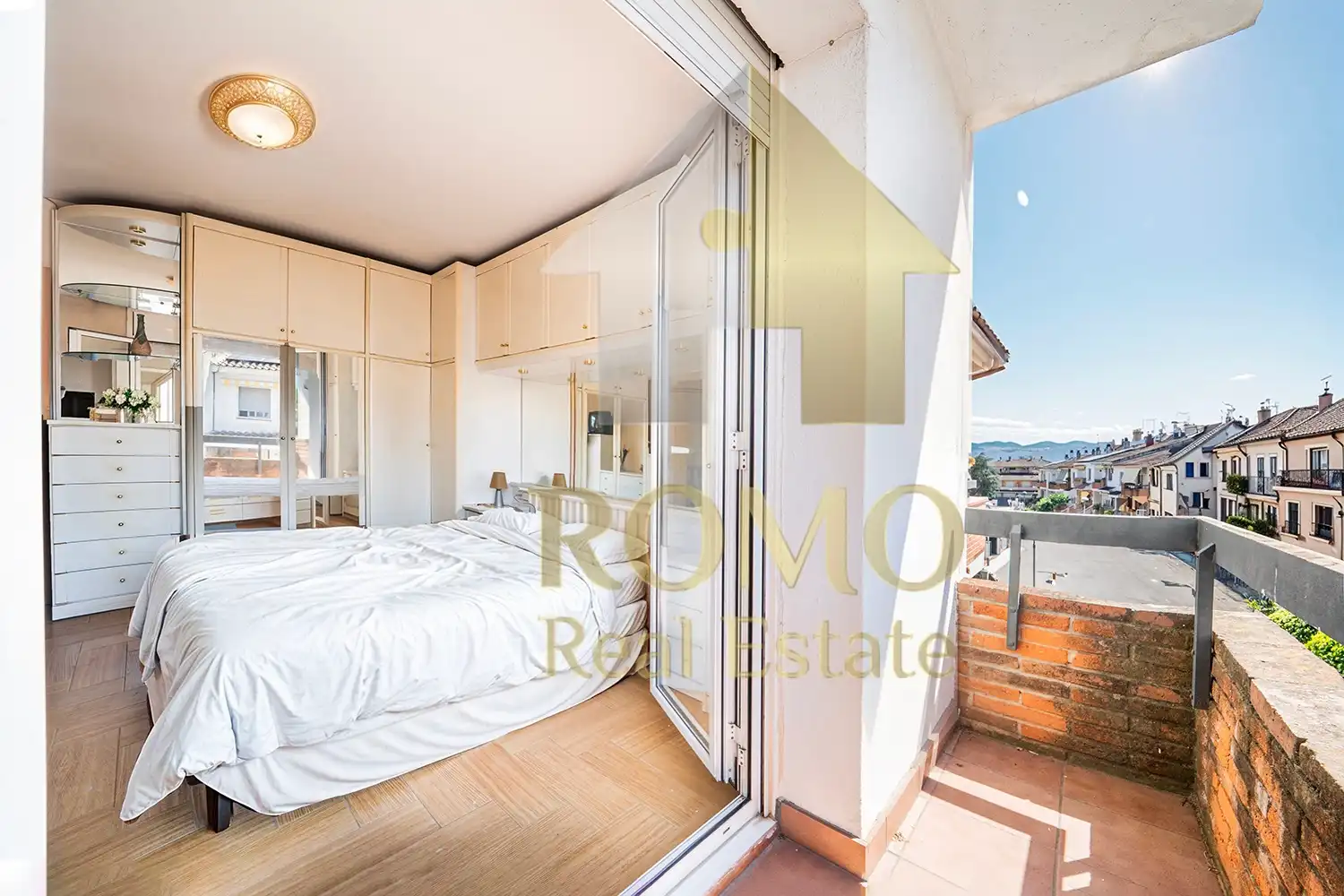 Habitación de Casa adosada en venta en Santa Perpètua de Mogoda con Calefacción y Trastero