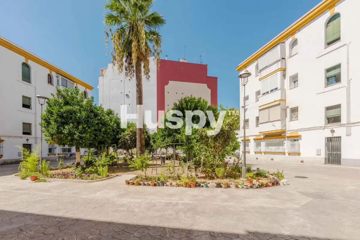 Vista exterior de Pis en venda en Sevilla amb Aire condicionat i Calefacció