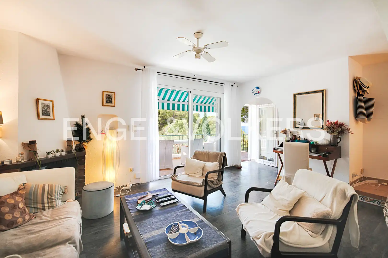 Sala de estar de Casa o chalet en venta en Roses con Jardín privado, Terraza y Amueblado
