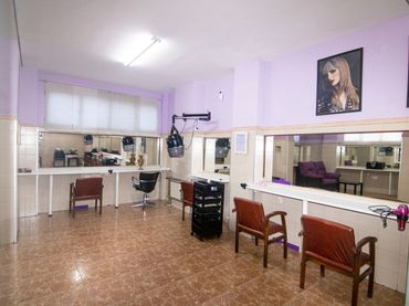 Locale commerciale in vendita a Calle de Andorra