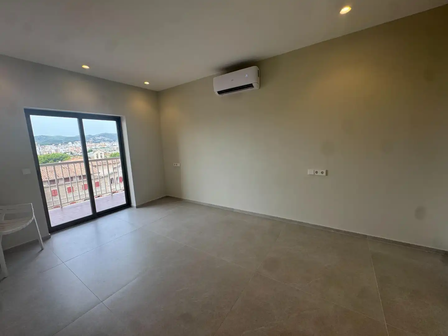 Flat for rent in Carrer GENERAL RIERA, Bons Aires