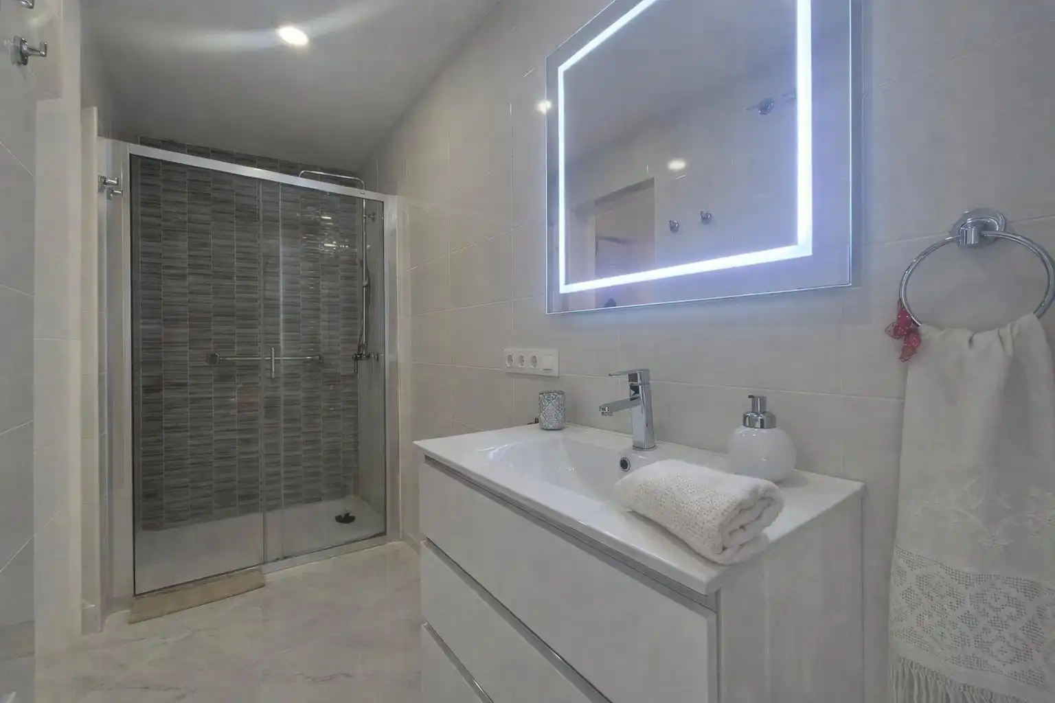 Bathroom of Houses for sale in Inca  with Air Conditioner, Terrace and Furnished