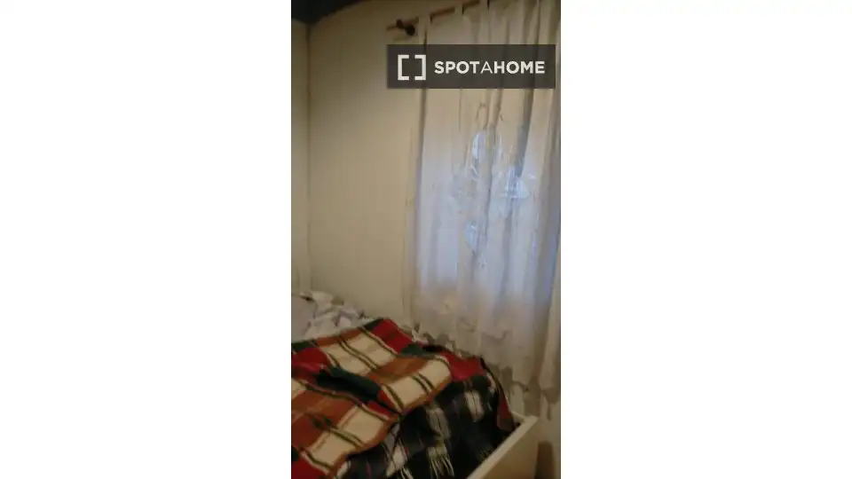Bedroom of Flat for share in Godella  with Air Conditioner, Heating and Furnished