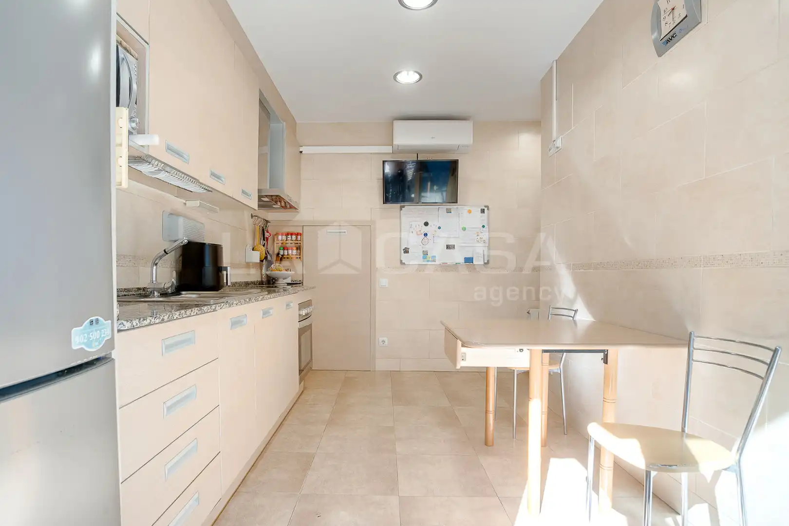 Cuina de Casa adosada en venda en Montornès del Vallès amb Calefacció, Terrassa i Traster