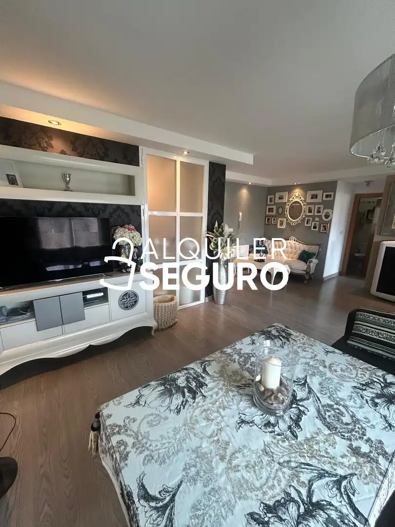 Sala de estar de Ático de alquiler en Las Gabias con Calefacción y Amueblado