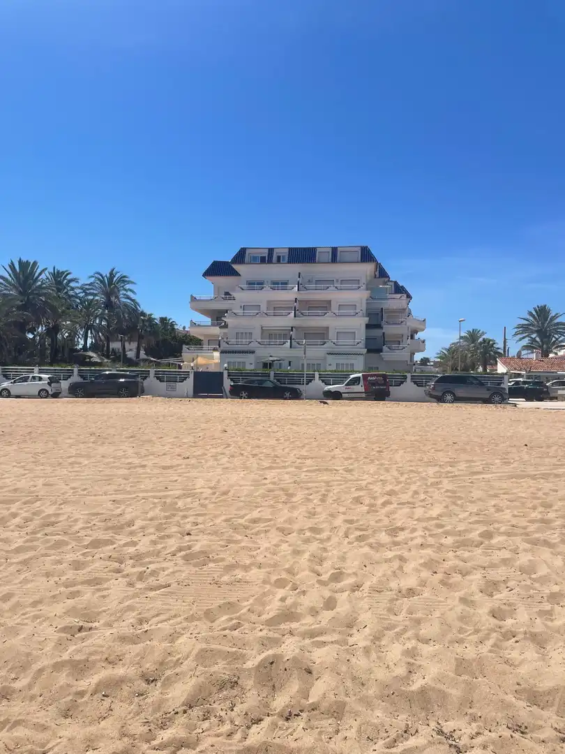 Aparcament de Àtic de lloguer en Dénia amb Aire condicionat, Calefacció i Jardí privat