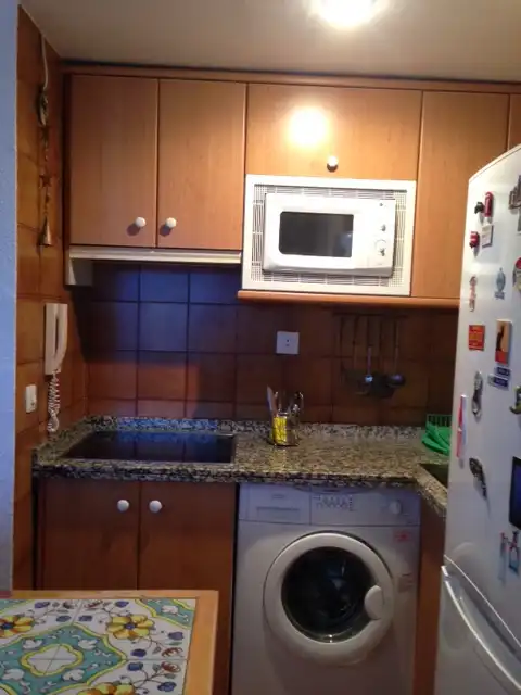 Cuina de Apartament de lloguer en Oviedo  amb Calefacció, Parquet i Moblat